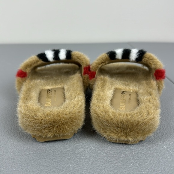 Burberry Kids Faux Fur Hockley Slipper. Size 30. US 12.5. - Picture 5 of 17
